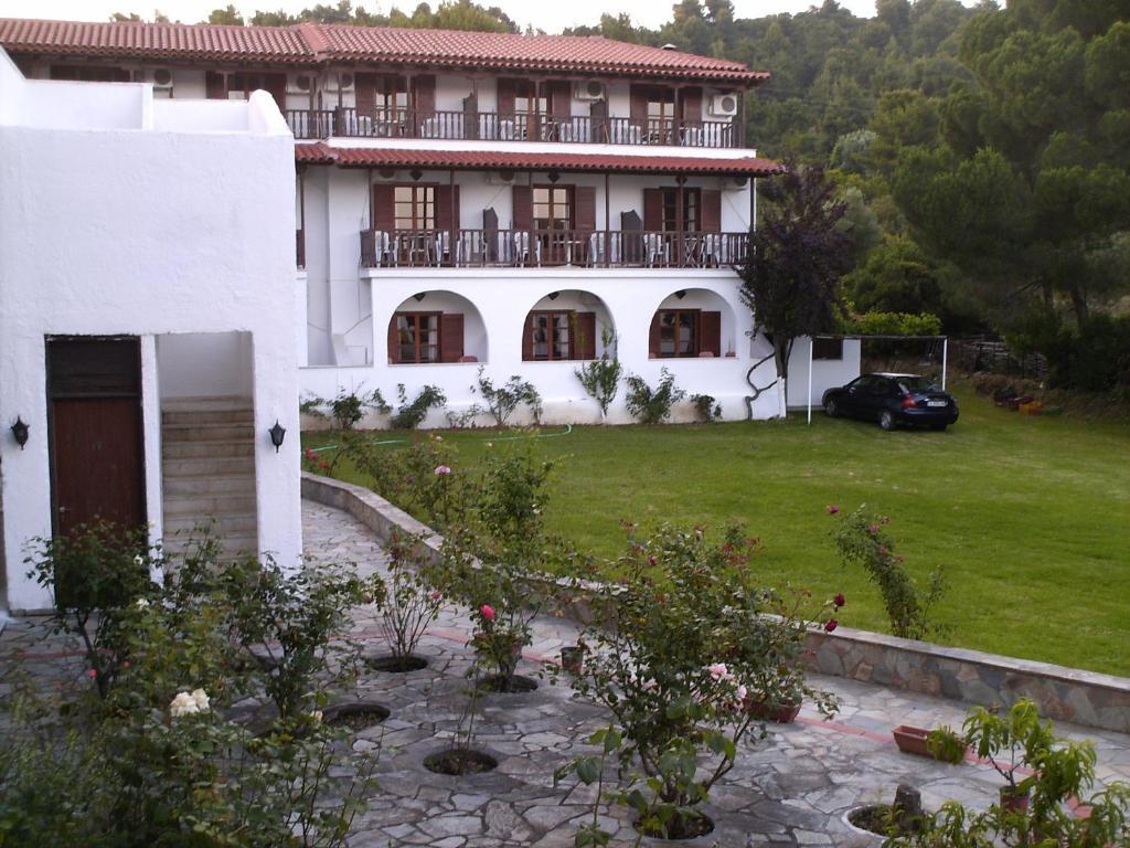 Golden Beach Koukounaries Exterior photo